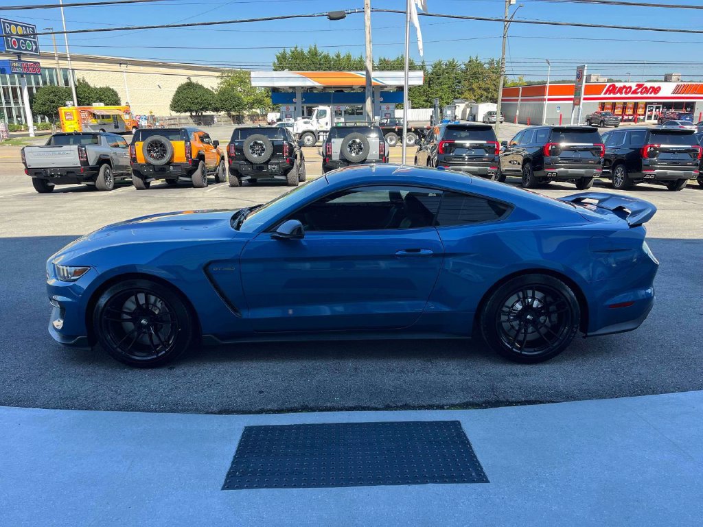 Used 2019 Ford Mustang Shelby GT350 w/ Technology Package RWD image 6