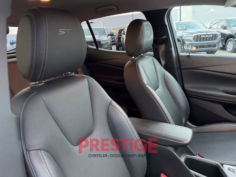 Used 2024 Buick Encore GX Sport Touring image 24