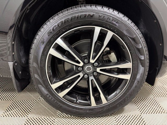 Used 2019 Volvo XC60 T5 Momentum w/ Multimedia Package AWD/4WD image 23