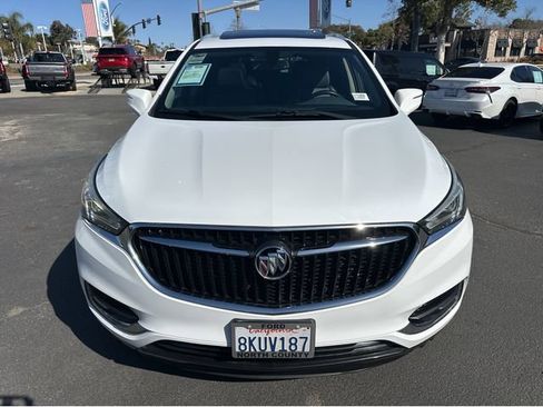 Used 2019 Buick Enclave Essence image 2