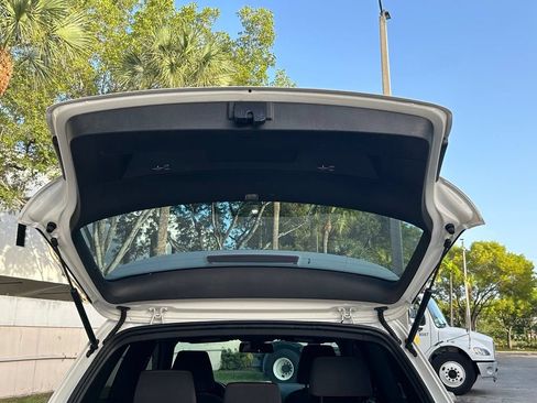 Used 2012 Volkswagen Golf 2-Door FWD image 34