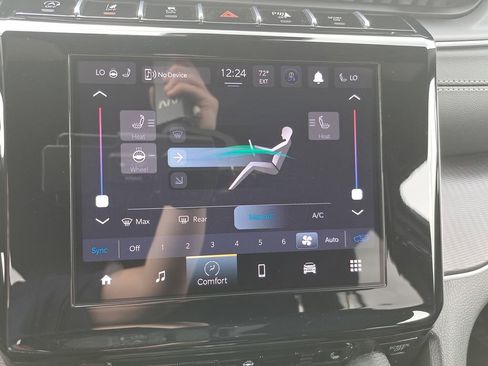 Certified 2024 Jeep Grand Cherokee Altitude AWD/4WD image 22