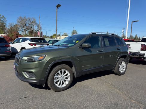 Used 2020 Jeep Cherokee Latitude image 1