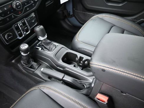 New 2026 Jeep Gladiator Sport AWD/4WD image 31