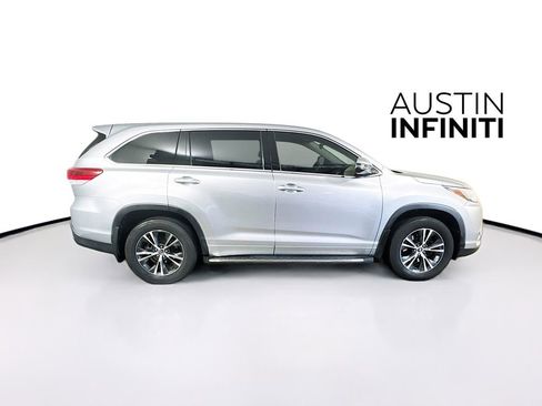 Used 2018 Toyota Highlander LE image 8