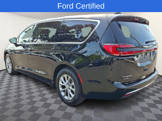 Used 2026 Chrysler Pacifica Limited FWD image 4