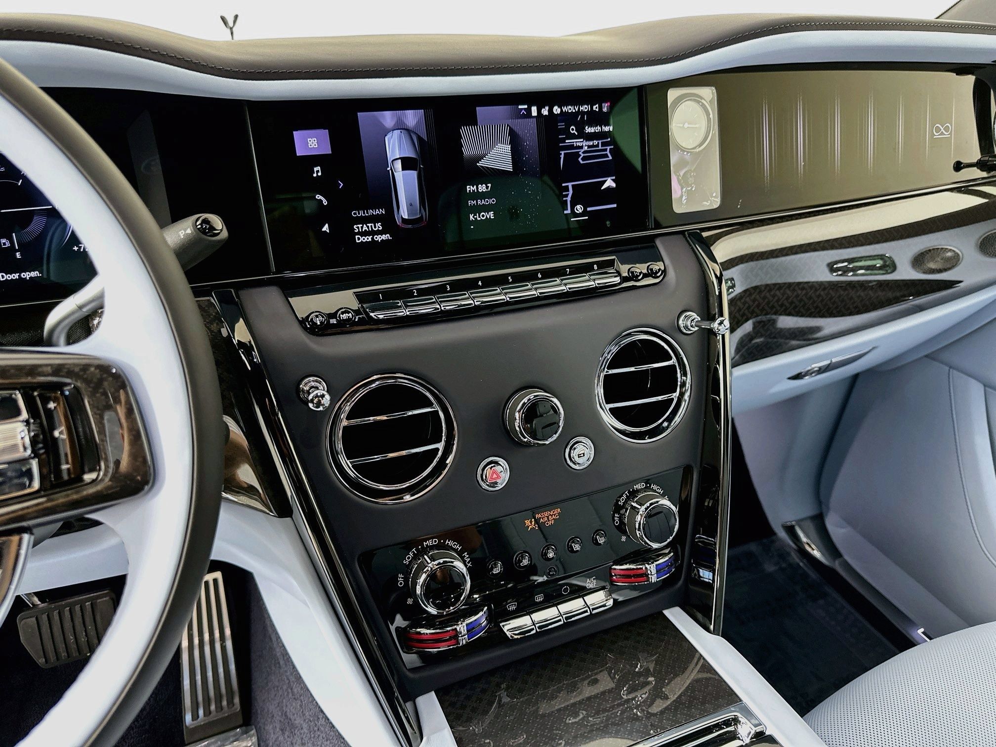New 2027 Rolls-Royce Cullinan Black Badge AWD/4WD image 13