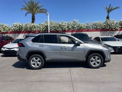 Used 2020 Toyota RAV4 XLE w/ Carpet Mat Package image 2