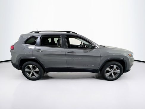 Used 2022 Jeep Cherokee Limited image 4