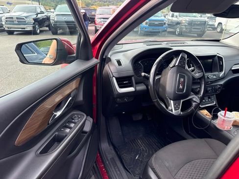 Used 2019 GMC Terrain SLE w/ Driver Convenience Package FWD image 11