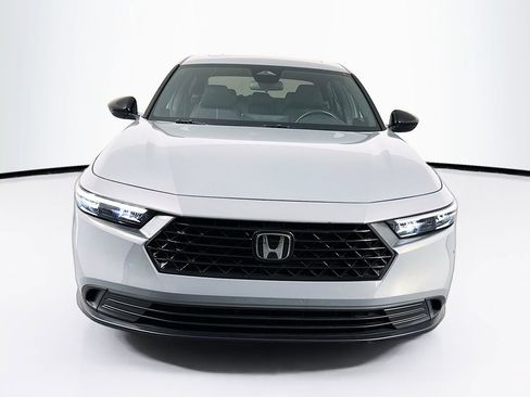 Used 2025 Honda Accord Sport image 2