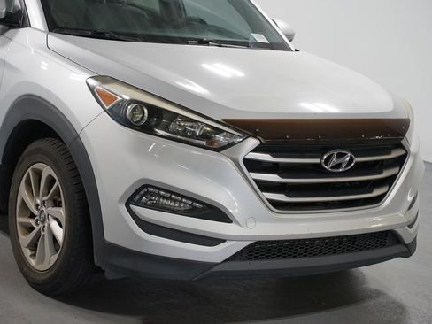 Used 2017 Hyundai Tucson SE w/ SE Popular Package 02 FWD image 4