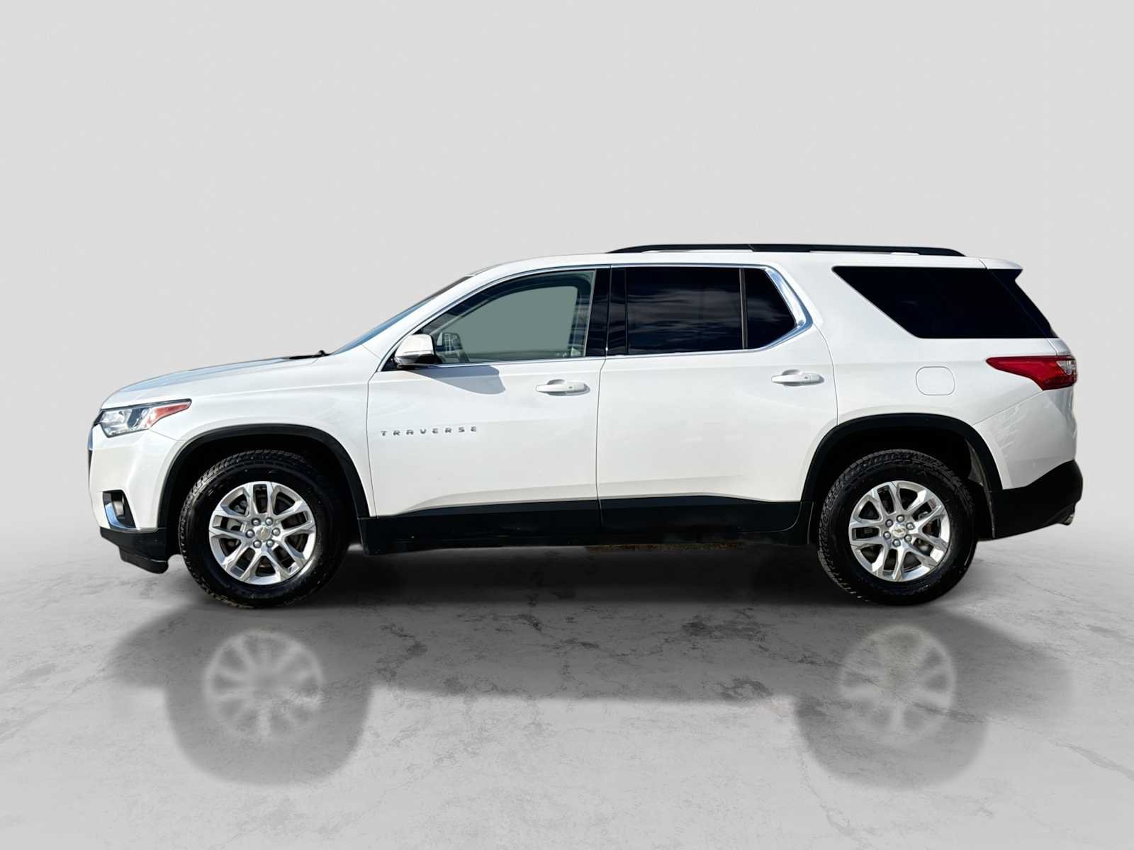 Used 2019 Chevrolet Traverse LT w/ LPO, Floor Liner Package AWD/4WD image 3