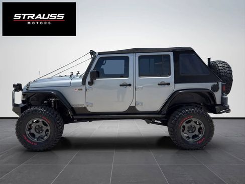 Used 2016 Jeep Wrangler Unlimited Rubicon AWD/4WD image 6