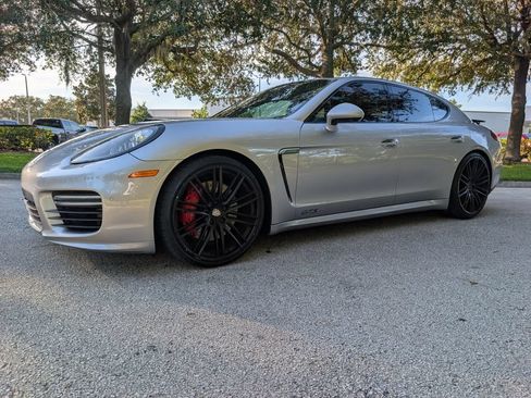 Used 2016 Porsche Panamera GTS AWD/4WD image 3