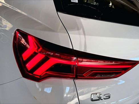 Used 2021 Audi Q3 2.0T Premium image 28