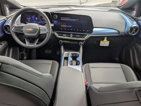 New 2025 Chevrolet Equinox EV LT image 17