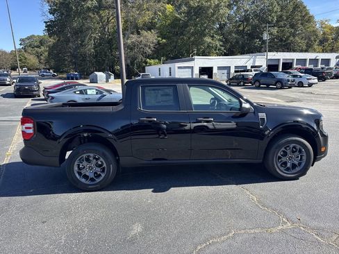 New 2025 Ford Maverick XLT image 8