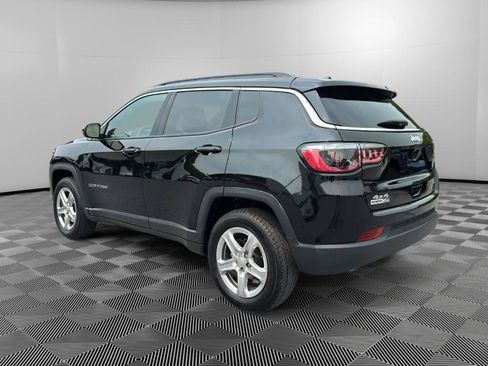 Used 2023 Jeep Compass Latitude w/ Sun and Sound Group AWD/4WD image 3