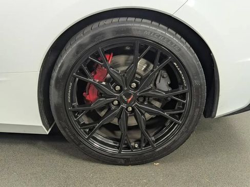 Used 2024 Chevrolet Corvette Stingray Premium Conv w/ Z51 Performance Package RWD image 17