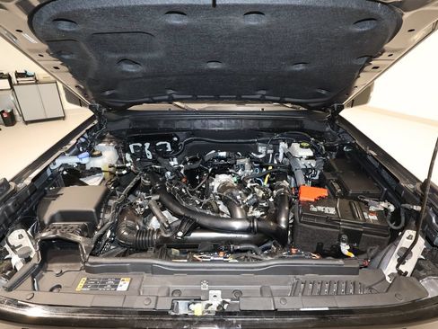 Used 2024 Ford Bronco Wildtrak AWD/4WD image 31