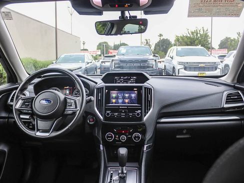 Used 2024 Subaru Forester Premium image 18