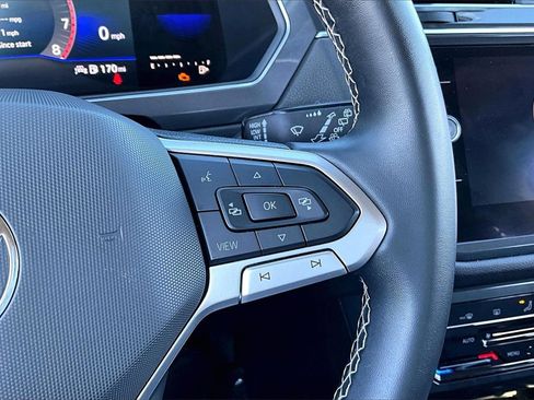 Used 2022 Volkswagen Tiguan SE image 19