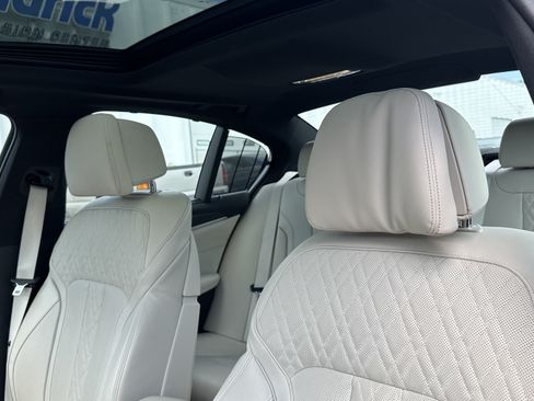 Certified 2023 BMW M550i xDrive w/ Executive Package AWD/4WD image 19