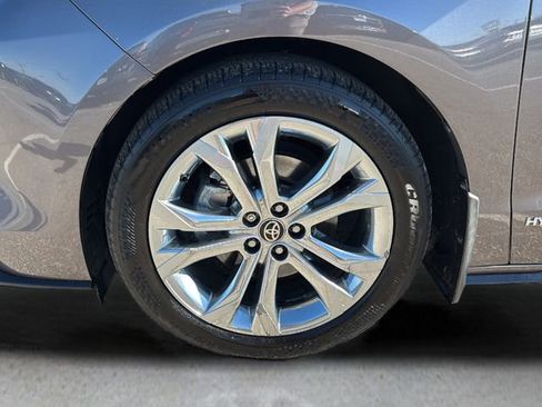 Used 2021 Toyota Sienna Platinum FWD image 10