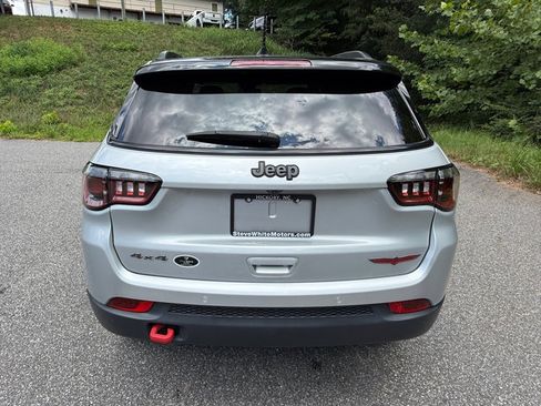Used 2024 Jeep Compass Trailhawk AWD/4WD image 7