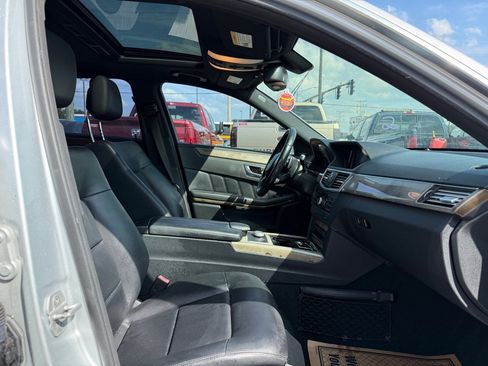Used 2010 Mercedes-Benz E 350 4MATIC Sedan image 10