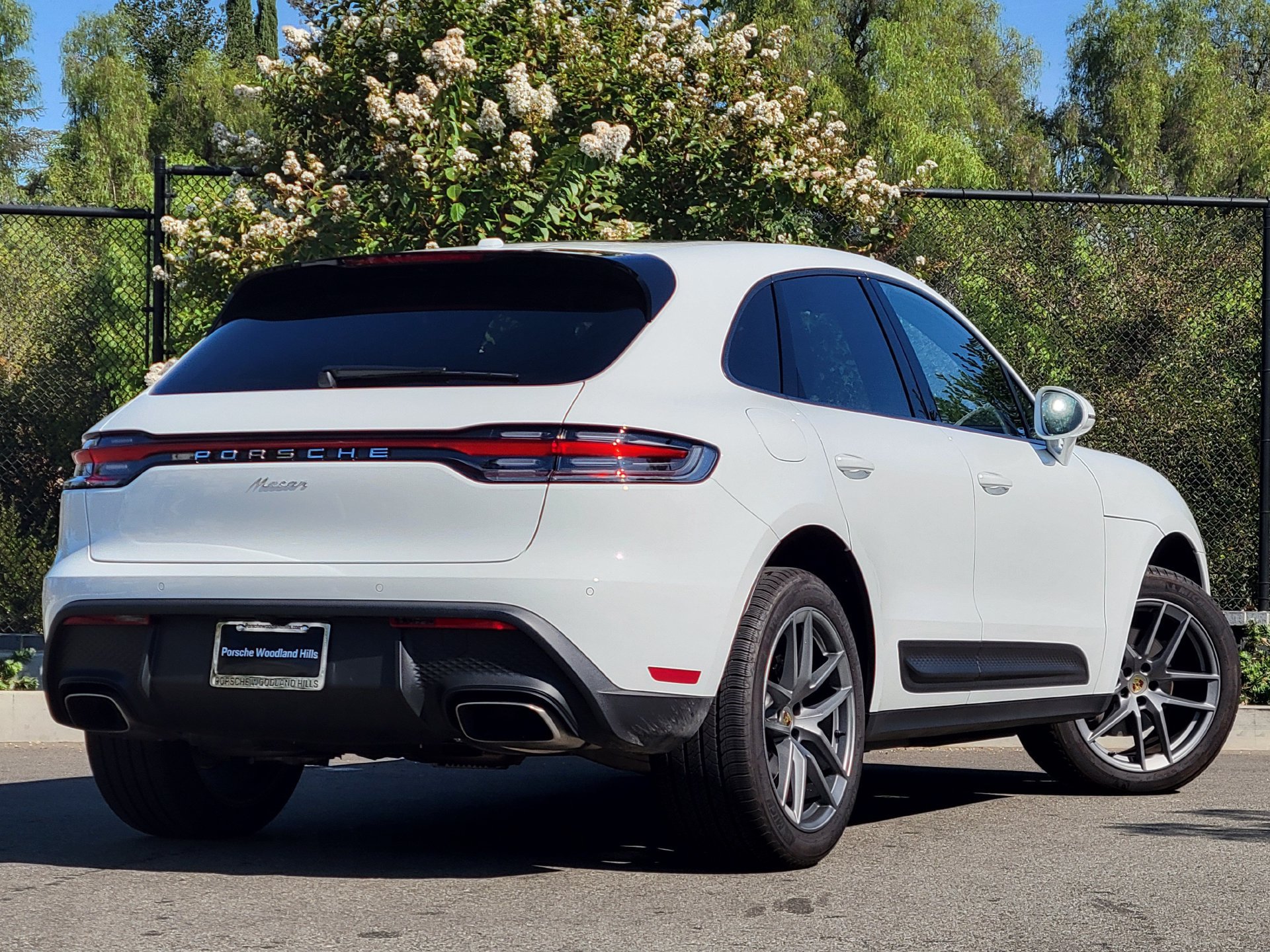 Used 2026 Porsche Macan AWD/4WD image 7