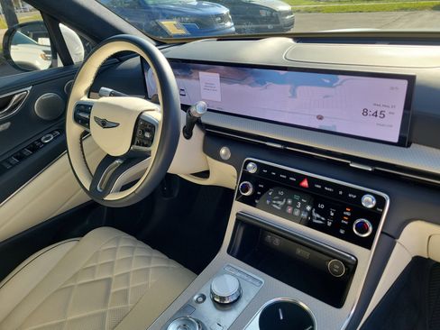Used 2025 Genesis GV80 3.5T Prestige AWD/4WD image 8