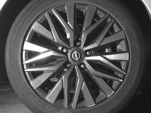 Used 2025 Nissan Altima 2.5 SV FWD image 13