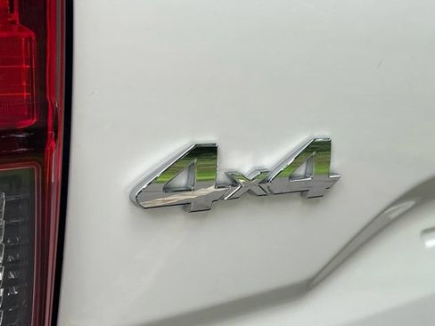 Used 2022 Toyota Tacoma SR5 w/ Technology Package AWD/4WD image 17