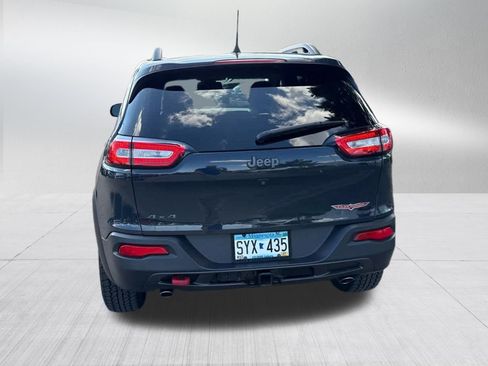 Used 2016 Jeep Cherokee Trailhawk w/ Comfort/Convenience Group AWD/4WD image 4
