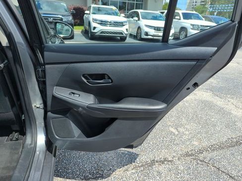 Used 2024 Nissan Sentra S FWD image 29