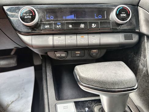 Used 2023 Hyundai Elantra SEL FWD image 26