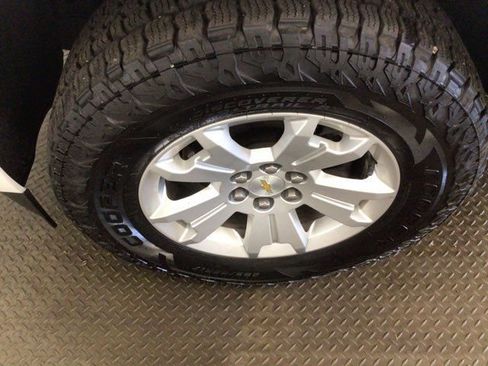 Used 2021 Chevrolet Colorado LT AWD/4WD image 24