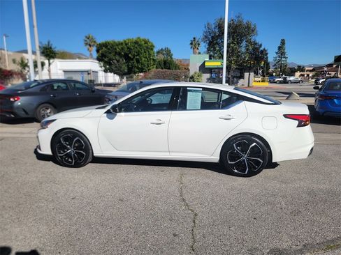 Used 2024 Nissan Altima 2.5 SR image 8