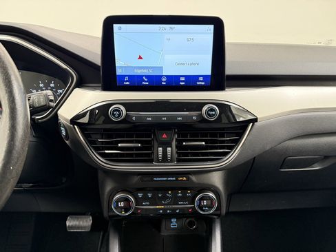 Used 2021 Ford Escape SE w/ SE Sport Appearance Package image 20