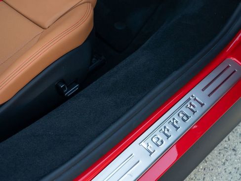 Used 2024 Ferrari SF90 Spider image 54