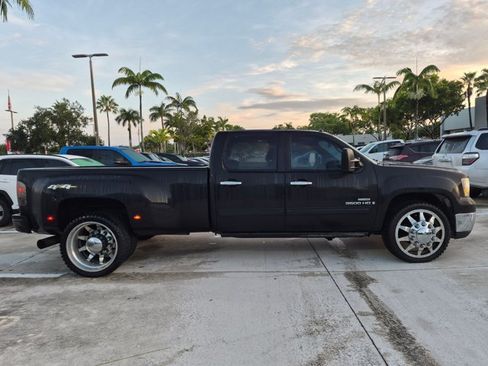 Used 2008 GMC Sierra 3500 SLT AWD/4WD image 4