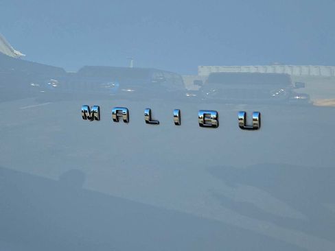 Used 2020 Chevrolet Malibu LT image 12