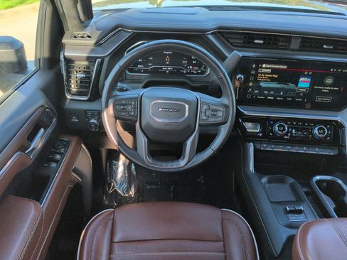 Used 2025 GMC Sierra 2500 Denali Ultimate AWD/4WD image 15
