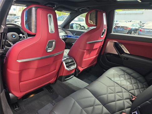 Certified 2025 BMW 740i w/ Premium Package image 11