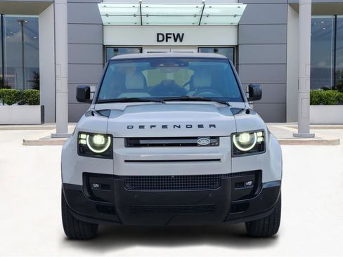 New 2026 Land Rover Defender 110 X-Dynamic SE image 2