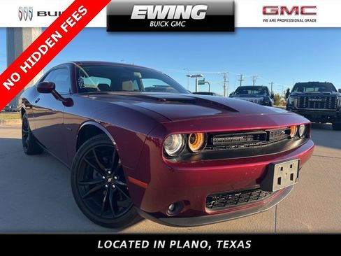 Used 2018 Dodge Challenger R/T w/ Driver Convenience Group image 1