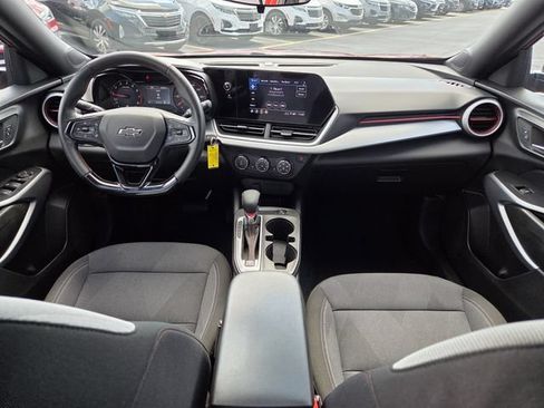 Used 2024 Chevrolet Trax RS FWD image 14