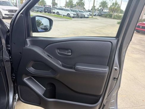 Used 2023 Nissan Frontier S w/ Technology Package AWD/4WD image 16